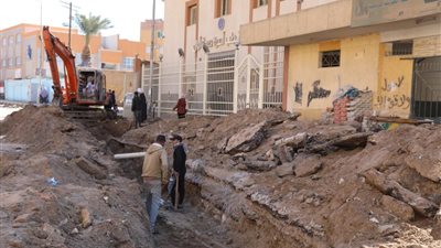 إحلال وتجديد خطوط مياه شرب كسر الحجر بأسوان