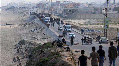 إسرائيل تلقي منشورات 