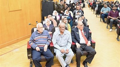 جامعة الفيوم.. تكرم المحاربين القدامي وأسر الشهداء