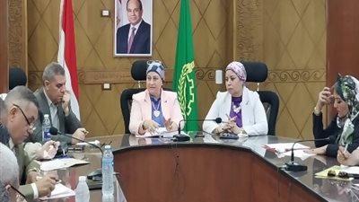 مدير تعليم القليوبية تناقش تنظيم المراجعة النهائية للشهادتين الإعدادية والثانوية