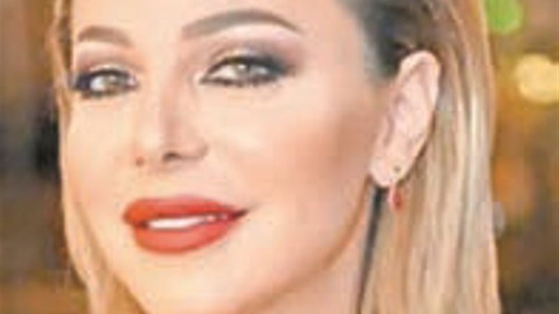 الفنانة سوزان نجم