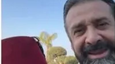 كريم عبد العزيز يتبرع بمقتنيات فنية للأسر الأكثر احتياجا بمصر