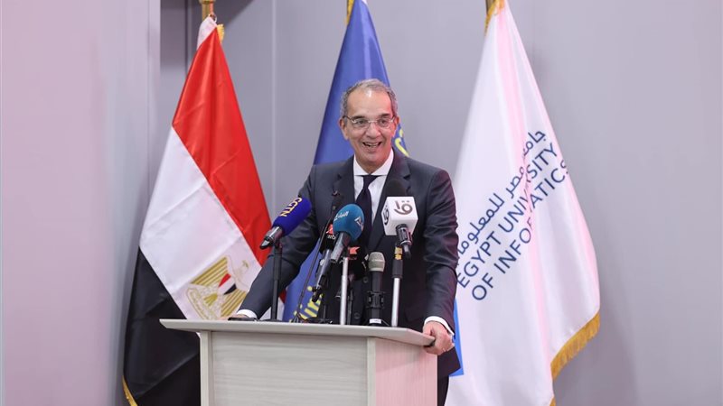 الدكتور عمرو طلعت