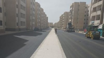 رصف منطقة الإسكان الإجتماعي بمدينة المستقبل في الإسماعيلية..صور