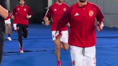 شاهد .. إحماء لاعبي الأهلي قبل انطلاق مباراة مازيمبي