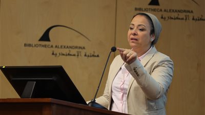 نهاد أبو القمصان تطالب بتدريس مفهوم الأمية المالية منذ الطفولة