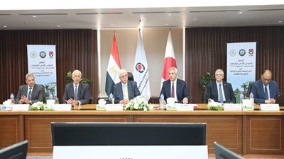 وزير التعليم العالي يوجه بإستعداد الجامعات لامتحانات الترم الثاني