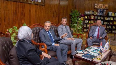 رئيس جامعة طنطا يستقبل وفد الشركة المانحة للأيزو QSI