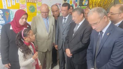 وكيل تعليم البحيرة ورئيس مدينة ادكو يفتتحان معرض ختام الأنشطة