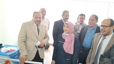 نائب رئيس جامعة الأزهر للوجه القبلي يستقبل عددا من مصابي قطاع غزة
