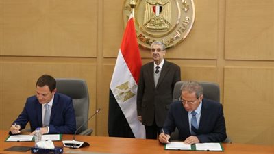 توقيع بروتوكول تعاون بين القابضة لكهرباء مصر وشنايدر إليكتريك