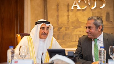 تفاصيل زيارة نائب الوزراء البحريني ورئيس البرلمان العربي بالعاصمة