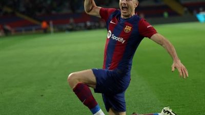 تقارير: نجم برشلونة يحسم موقفه من الرحيل