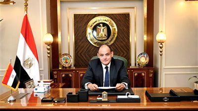 وزير التجارة يستعرض تقريراً بشأن دور هيئة المواصفات والجودة فى الحفاظ على البيئة