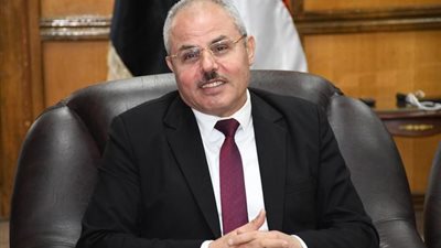 رئيس جامعة القناة يهنئ البابا تواضروس الثاني بعيد القيامة المجيد