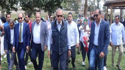 محافظ القليوبية يشارك الأسر والأطفال احتفالات شم النسيم وأعياد الربيع