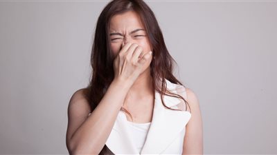 كيف تتعامل مع روائح الجسم الكريهة ؟ طبيب تنصح