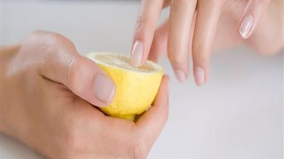 5 طرق بسيطة تخلصك من رائحة الرنجة والفسيخ في اليدين