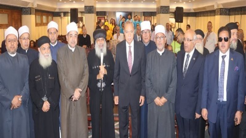 محافظ القليوبية يهنئ