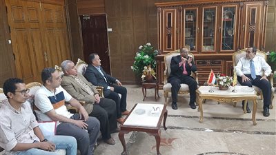 محافظ شمال سيناء يؤكد على اهتمام الدولة بالمزارعين والفلاحين