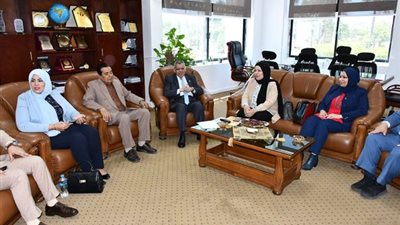 حلقة نقاشية حول تأسيس شركة مساهمة بجامعة قناة السويس