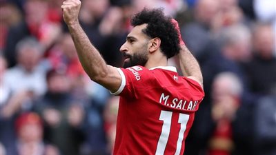 مايكل اوين : الناس تحسد محمد صلاح على أمواله