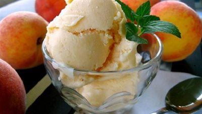طريقة عمل أيس كريم الخوخ والكنتالوب
