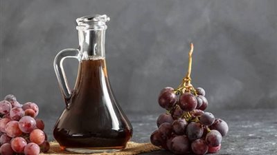 علاج الجروح .. أبرز الفوائد الصحية لخل العنب