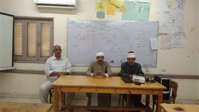 رئيس منطقة سوهاج الأزهرية يتفقد امتحانات النقل الثانوي