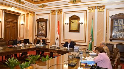 الخشت يترأس لجنة المرشحين لعمادة كلية الاقتصاد والعلوم السياسية