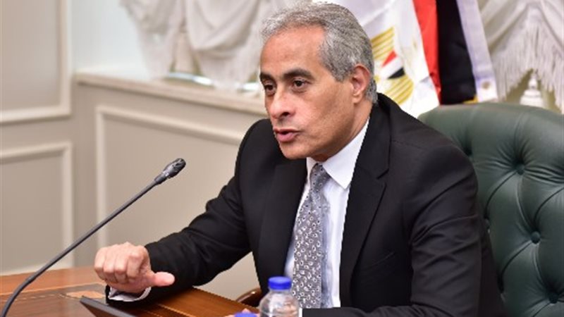 وزير العمل - حسن