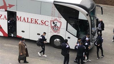 حافلة الزمالك تتوجه لملعب المباراة استعدادًا لمواجهة نهضة بركان