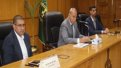 محافظ القليوبية يوجه بتضافر كل الجهات لمتابعة مشروعات حياة كريمة