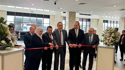 رئيس هيئة المعارض يفتتح معرض 