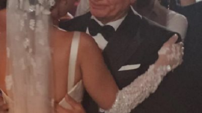 لحظة مؤثرة.. ريم سامي ترقص برفقة والدها وتبكي فى زفافها