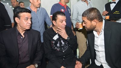 مصطفى كامل وحلمي عبد الباقي يقدمون واجب العزاء في زوجة أحمد عدوية