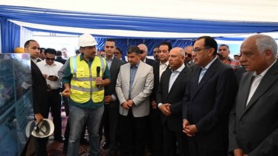 رئيس الوزراء يتفقد المرحلة الأولى من الخط الرابع لمترو الانفاق