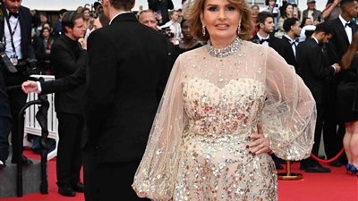 صور.. يسرا تعود للقاهرة بعد نجاحها في مهامها الثلاثة في مهرجان كان