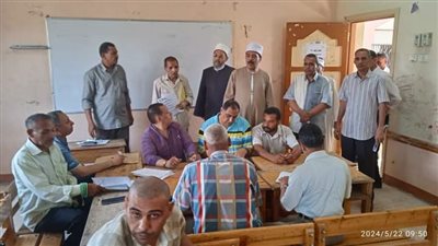 رئيس منطقة سوهاج الأزهرية يتفقد أعمال تصحيح الشهادة الابتدائية