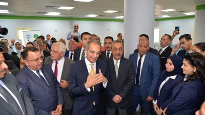 وزير الاتصالات يفتتح تجديدات مكتب بريد الإسماعيلية الرئيسي