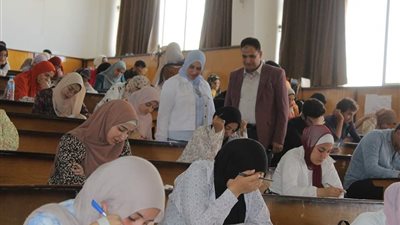 زيدان يتابع انتظام سير الامتحانات بالتربية النوعية بالمنوفية