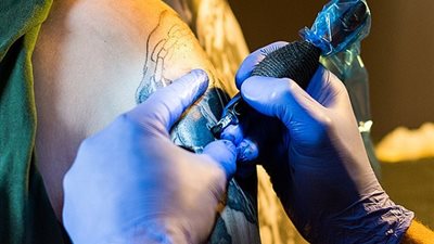 دراسة جديدة .. الوشم يمكن أن يكون عامل خطر للإصابة باللمفوما