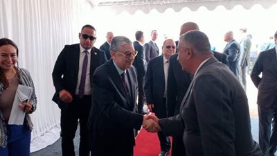 افتتاح مزرعة رياح بطاقة 252 ميجاوات بجبل الزيت بالبحر الأحمر