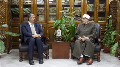 سفير اليمن يشيد بمنهج الأزهر الشريف لمواجهة الأفكار المغلوطة