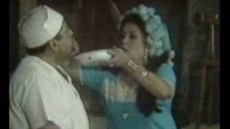 مشهد من مسرحية المتزوجون