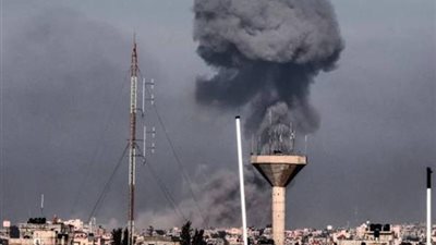 انقطاع خدمات الاتصال في رفح الفلسطينية بسبب القصف الإسرائيلي المستمر