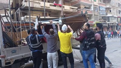 حمله إزالة في شارع خالد بن الوليد بمنطقة ميامى