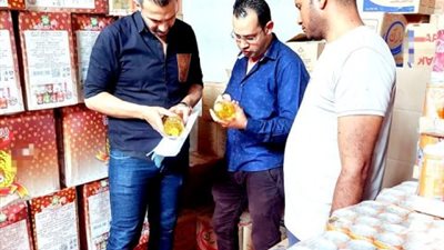 ضبط 600 زجاجه زيت و500 لتر سولار و2 طن علف مجهولين فى دمنهور