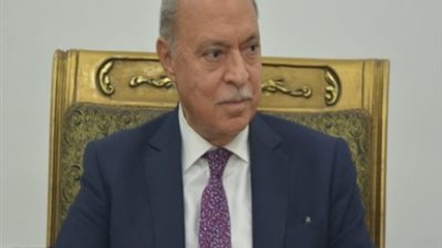 محافظ القليوبية يناقش الطلبات المقدمة بشأن استغلال أماكن انتظار السيارات