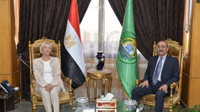 وزيرة البيئة تستعرض منظومة المخلفات الصلبة بالإسماعيلية